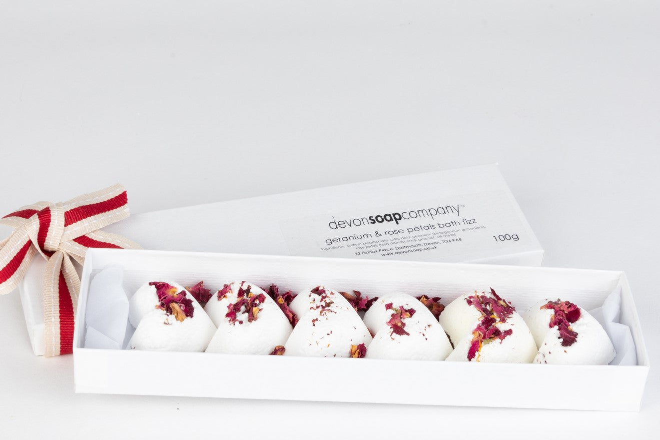 Mini Bath Bomb Hearts : Geranium & Rose Petal